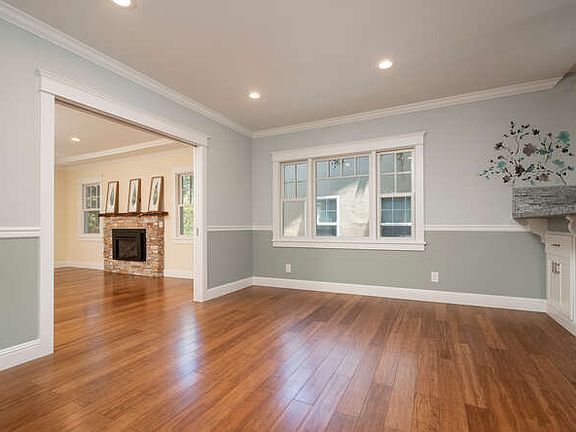 4th image of 150 10th Ave
