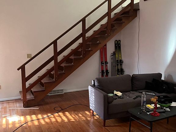 3rd image of 2305 Sumac Ct N