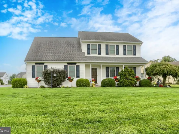 11 Township Line Dr, Fredericksburg, PA 17026