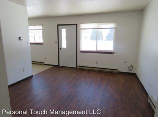 425 5th St SE APT 6, Mayville, ND 58257