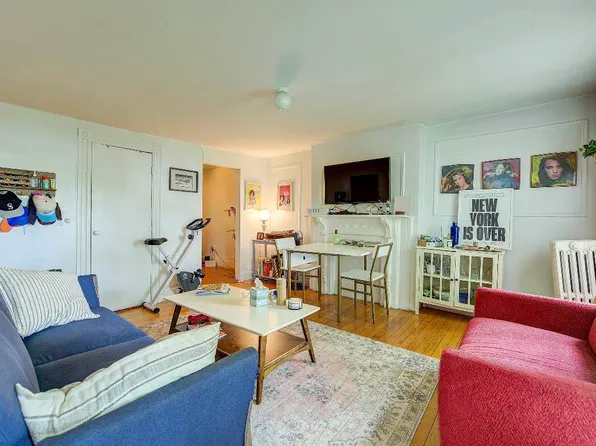 435 Macon Street image 10 of 17