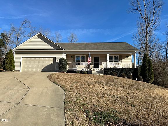 3rd image of 205 Cherryhill Dr