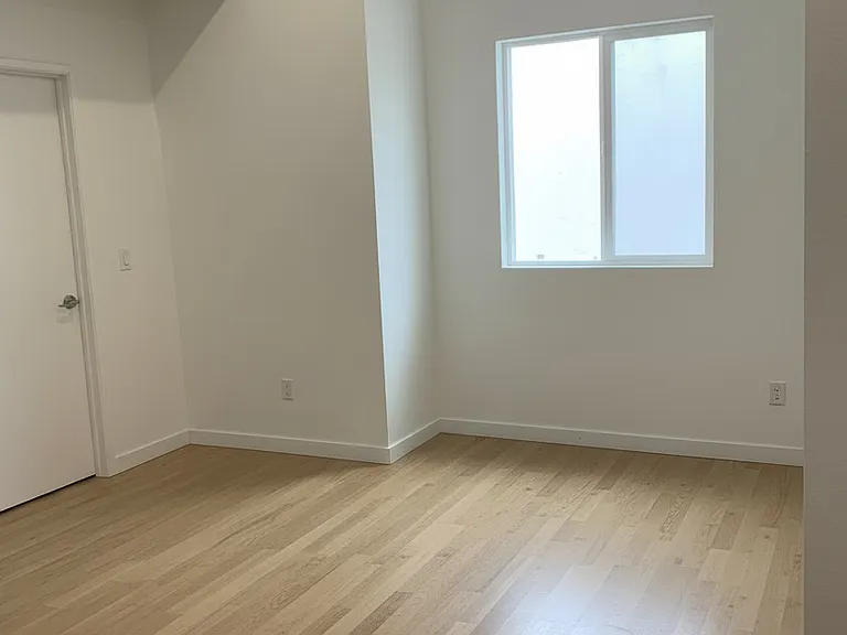 6847 Haskell Ave #1 — Photo 9