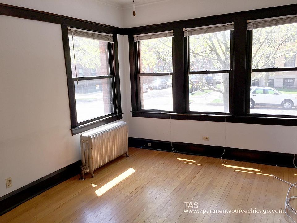 1st image of 3518 N Greenview Ave #3