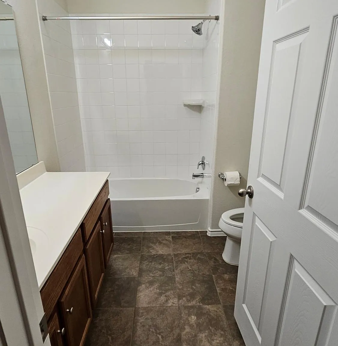 3 bed, 1966 sqft, $2,195 — Photo 3