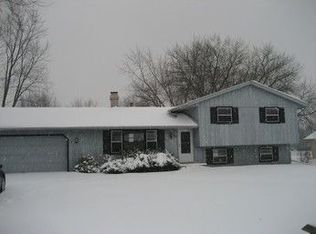 3755 Falling Leaf Dr, Rockford, IL