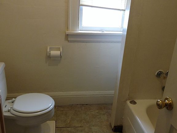 5th image of 8-10 Shafer St