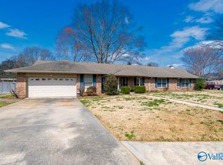 7823 Horseshoe Trl SE, Huntsville, AL 35802