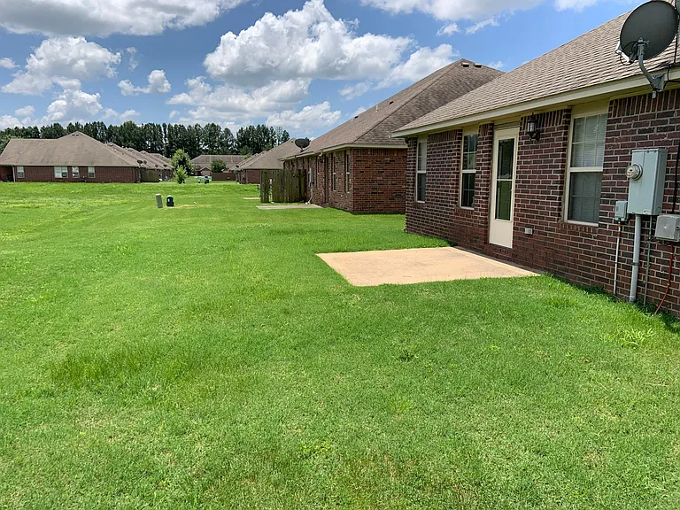 1660 N Willowbrook Dr — Photo 14