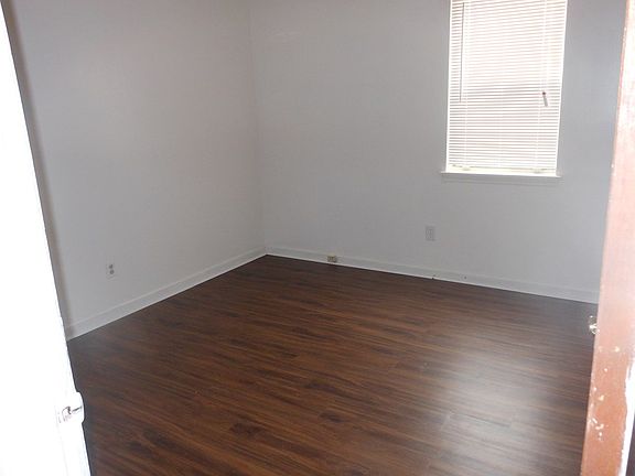 4th image of 159 Stoneybrooks Pl #A