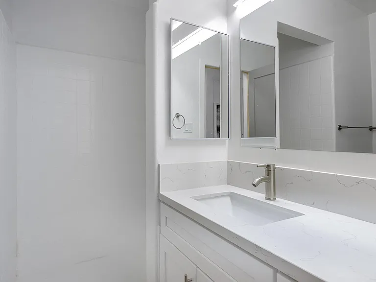 West Brent Apartments — Photo 24