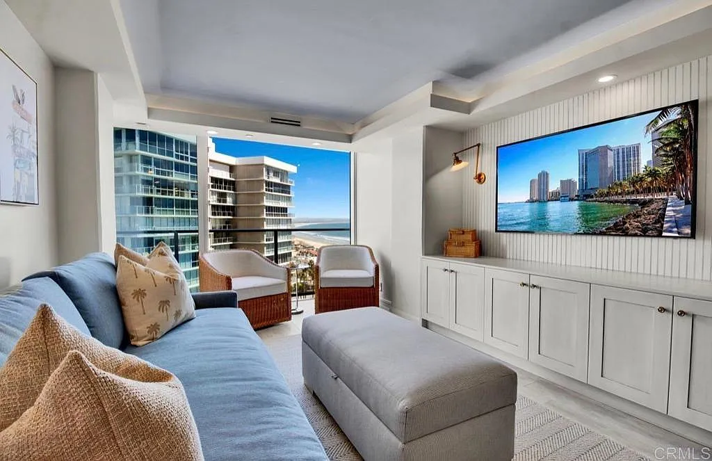 1 bed, 1.5 bath, 831 sqft, $8,500 — Photo 2