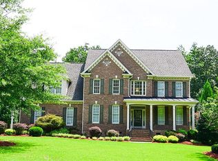 2416 Forestbluff Dr, Fuquay Varina, NC 27526
