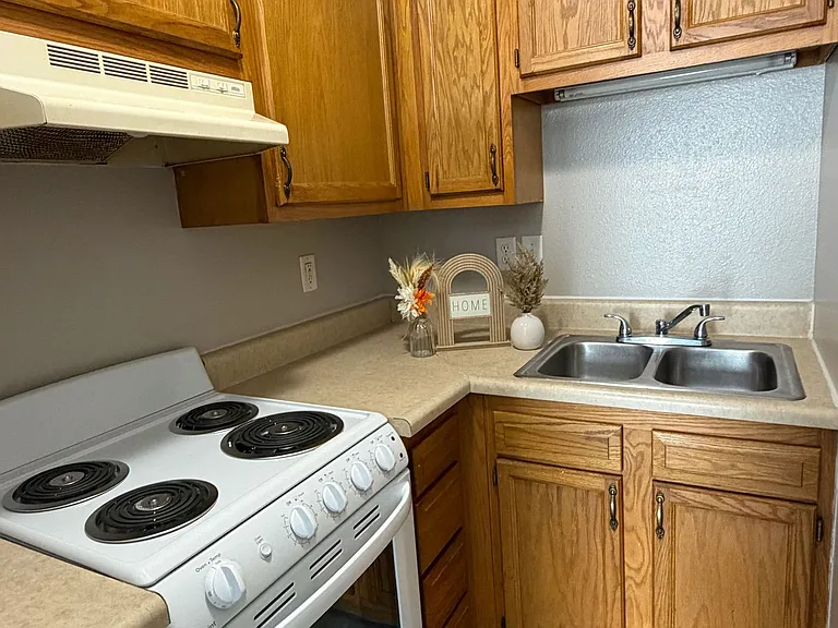 Cornerstone Apartments — Photo 18