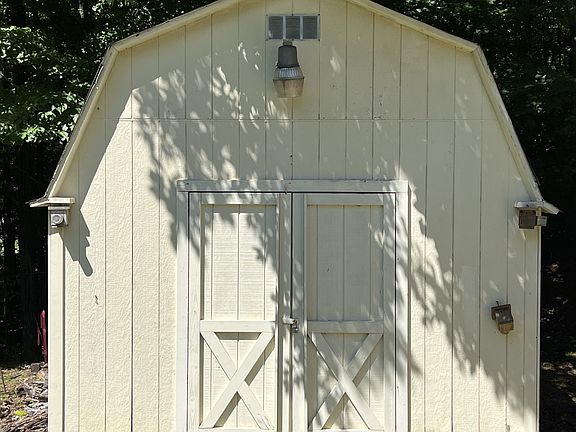 3rd image of 4 Hilltop Retreat