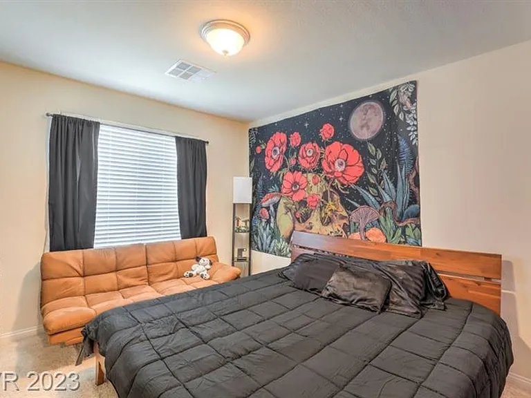 7431 Sunray Point St — Photo 6
