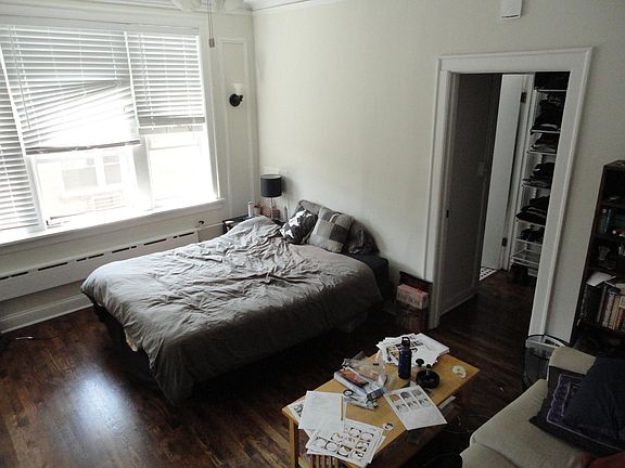 3rd image of 1308 W Lunt Ave #307