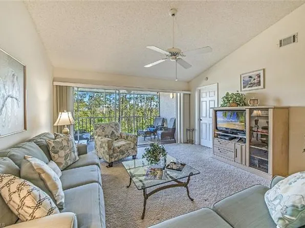 7105 Dennis Cir APT 302, Naples, FL 34104