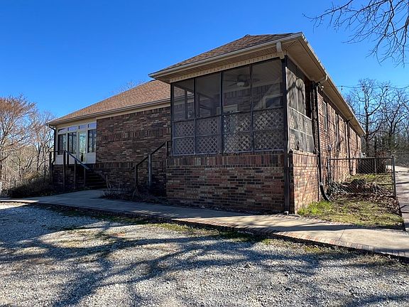 2nd image of 9524 Bamboo Ln