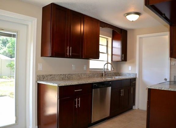 4th image of 8342 Galewood Cir