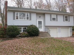 12 Talbot Dr, Pleasant Valley, NY 12569