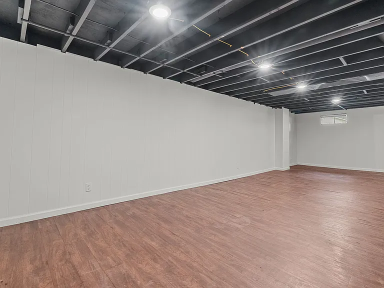 1392 Langholm Dr — Photo 17