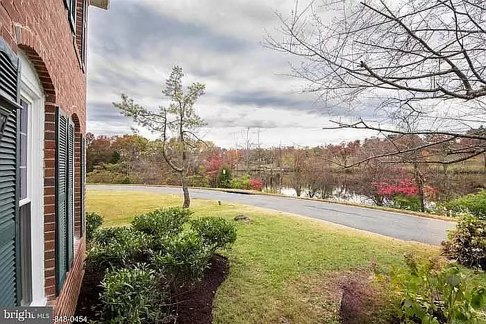 9721 Lookout Pl — Photo 3