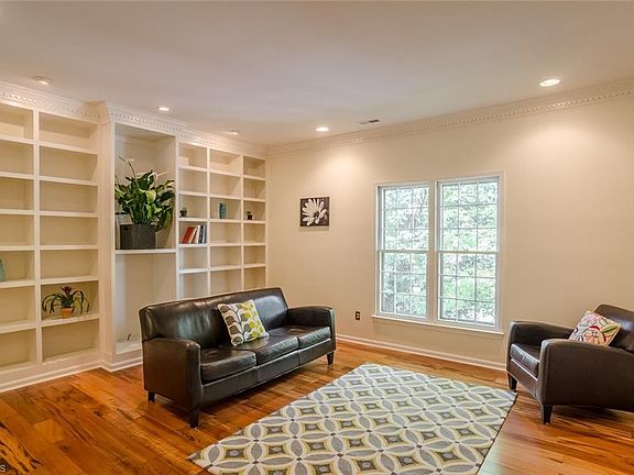5th image of 400 Fisher Park Cir Unit A