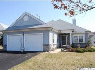 30 Narrowbrook Ct, Manalapan, NJ 07726