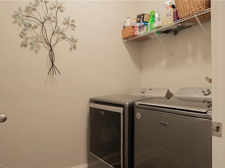 2941 York Place Dr — Photo 18