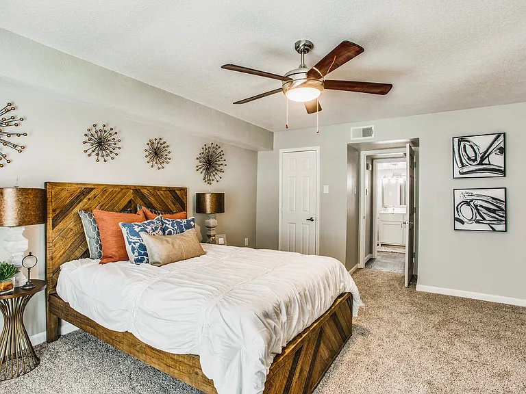 Weston Medical Center Apartments — Photo 16