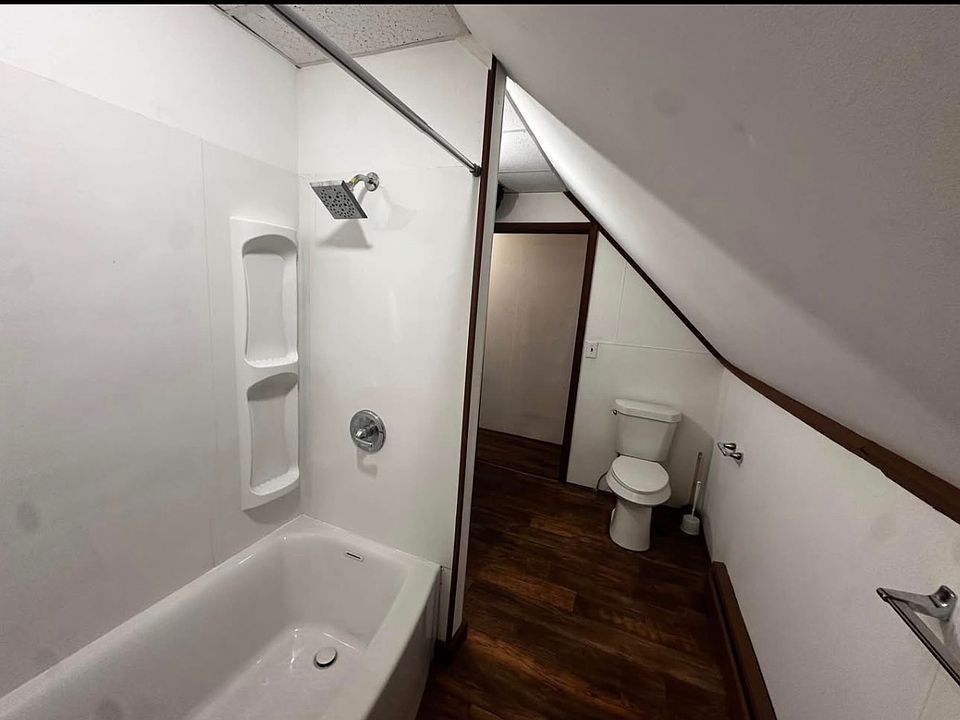 2nd image of 1707 W State St #3
