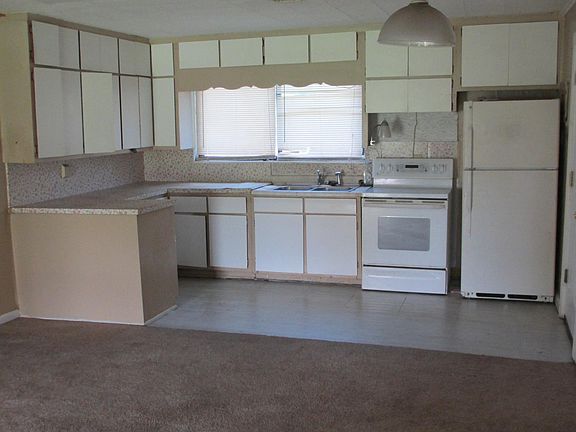 5th image of 835 Indianola Dr