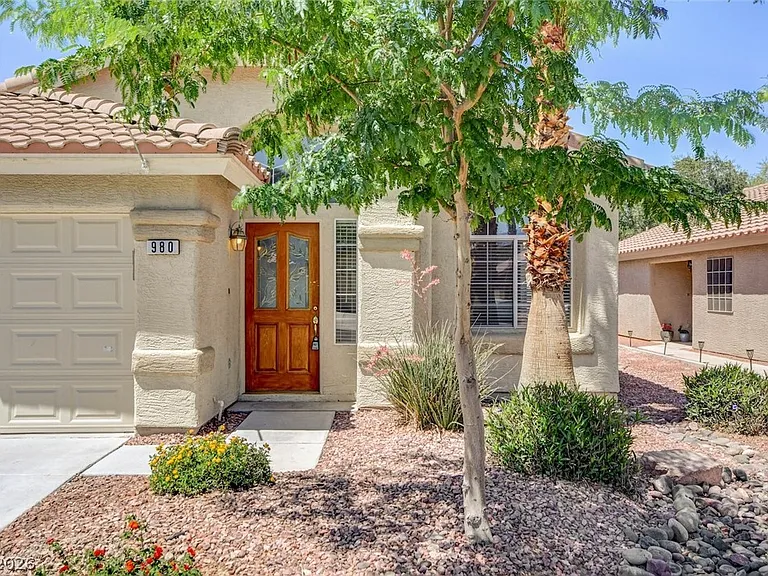 980 Sand Coral Dr — Photo 5