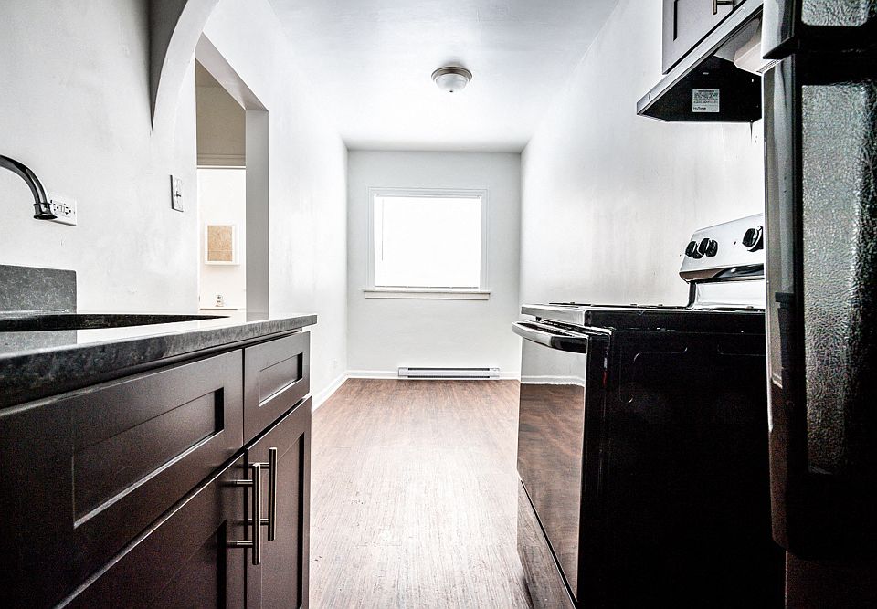 1st image of 4901 S Drexel Blvd APT 406