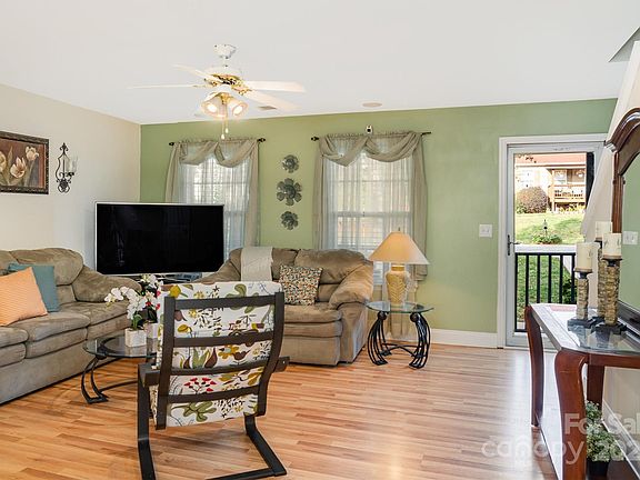 4th image of 2417 Terra Dr