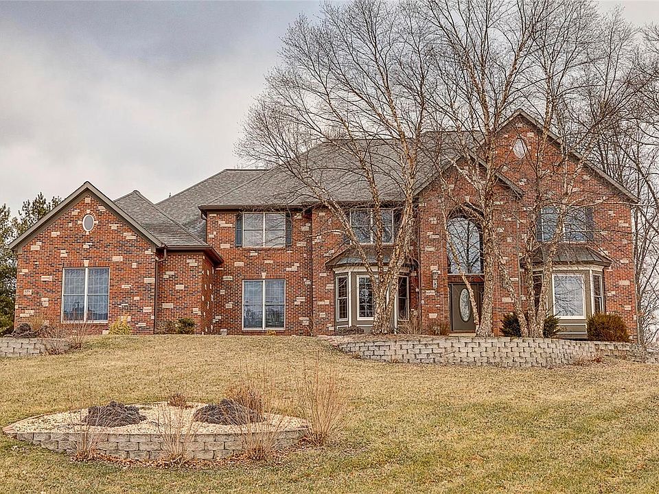 1st image of 129 Fox Hill Ct