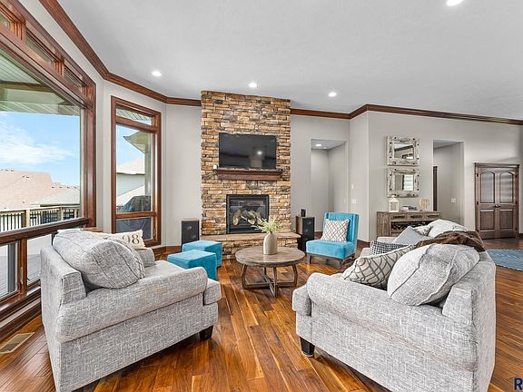 5th image of 7301 S Burleigh Cir