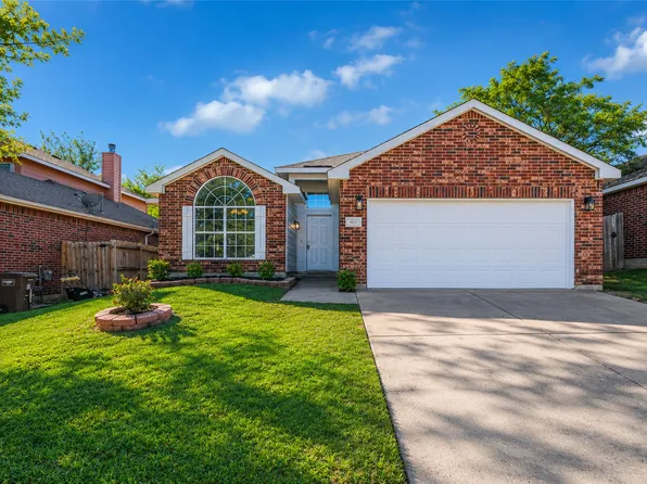 4817 Barnhill Ln, Fort Worth, TX 76135