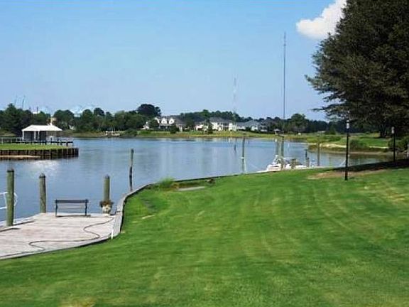 4th image of 4406 Point West Dr