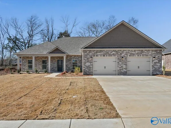 216 Lyndon Cove Rd, Huntsville, AL 35811