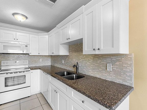 4th image of 1340 NW 19th Terrace #103