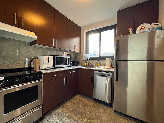 5th image of 284 Mott St APT 9E