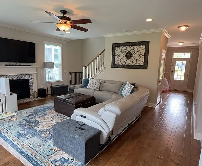 302 Pond Hill Ct — Photo 8