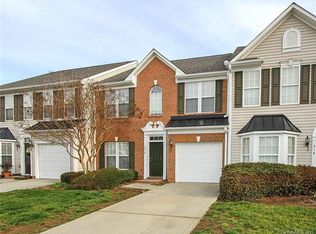 220 Gold Leaf Cir, Lake Wylie, SC 29710