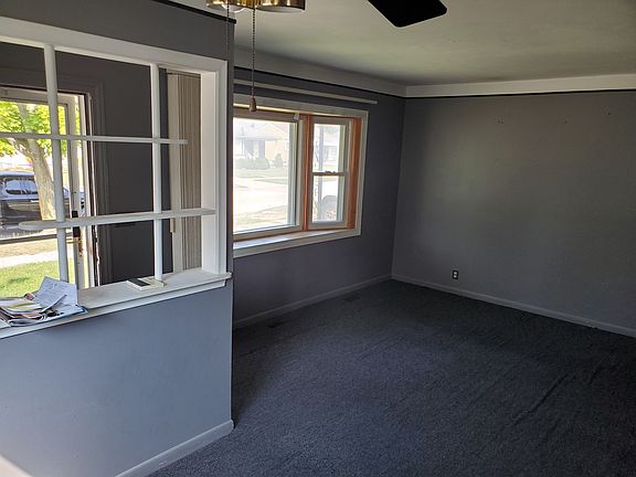 3rd image of 4855 Matthew St