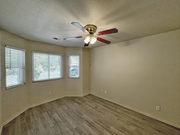 7152 Elk Creek Rd NE — Photo 29