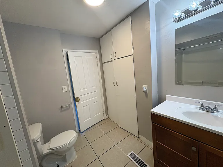 1557 Forrest Ave NE — Photo 13