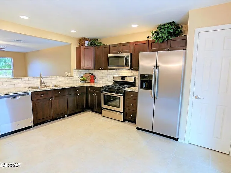 727 W Buffalo Grass Dr — Photo 9