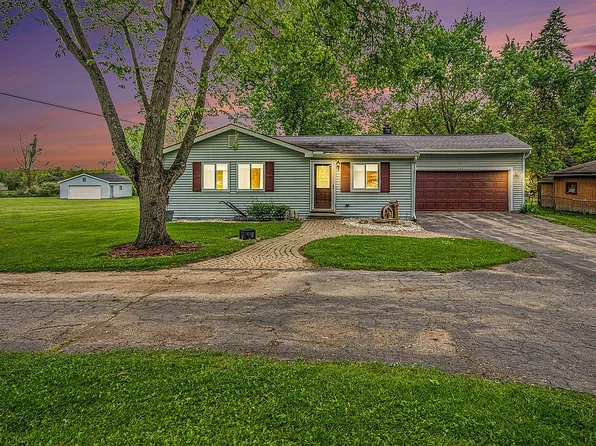 1175 Sands Rd, Ortonville, MI 48462